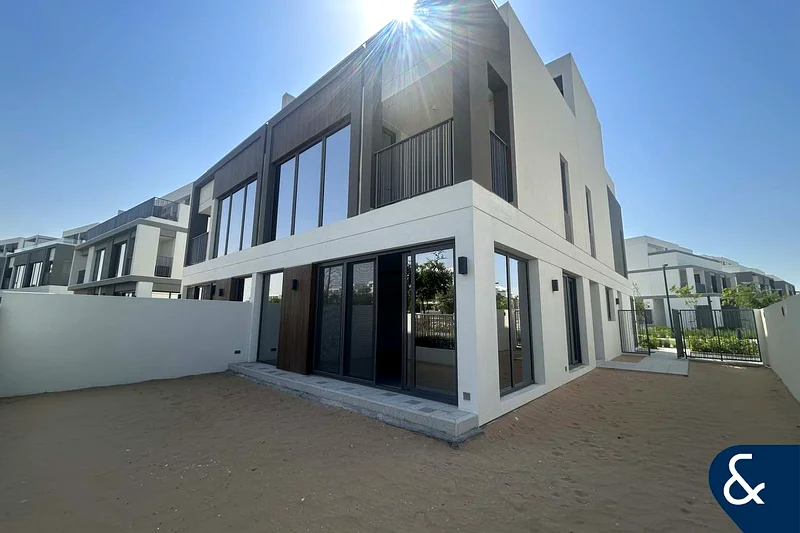 Single Row | Close to Pool & Park | Vacant63807175755778110