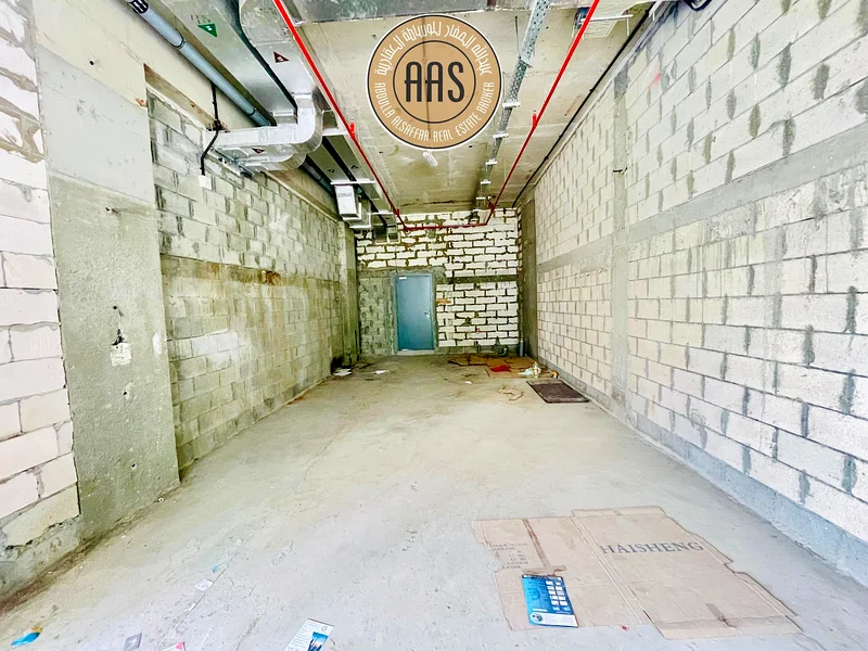 محل بوجهة الشارع • هيكل ومحور • بدون مبرد • شهرين مجانًا • أفضل محل متاح للإيجار64065367696131113