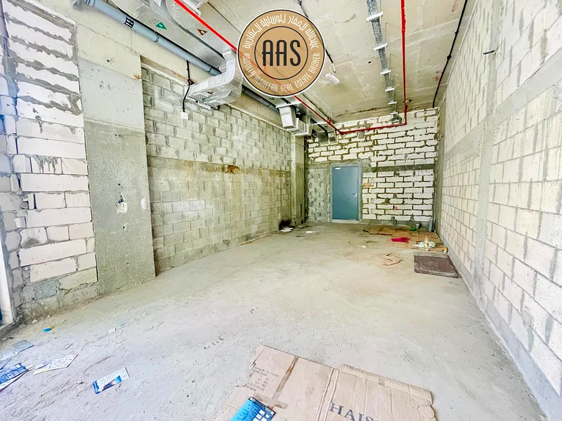 محل بوجهة الشارع • هيكل ومحور • بدون مبرد • شهرين مجانًا • أفضل محل متاح للإيجار64065367696131111