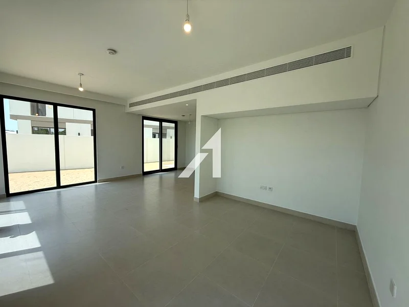 Biggest Plot| Vacant| Ready to Move In| Single Row63807175773315110