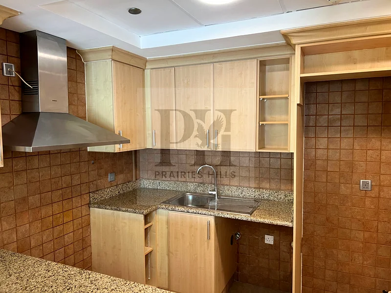 شقة واسعة من غرفتي نوم مع شرفة63804876141185112