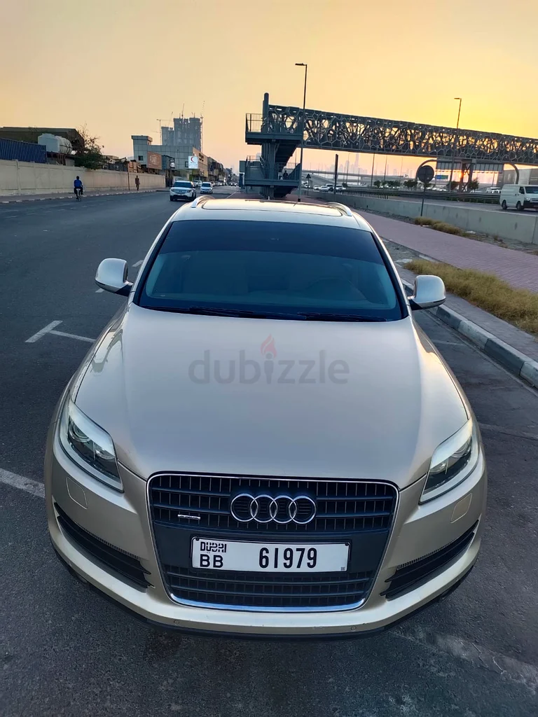 Audi q 7 gcc 2009 full option very good condition very clinic accident free63699036671618110