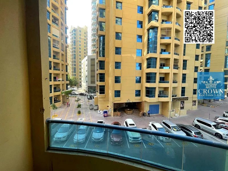 شقة واسعة مكونة من 3 غرف وصالة للإيجار مع غرفة خادمة في برج الكهور، عجمان.63811299335809110