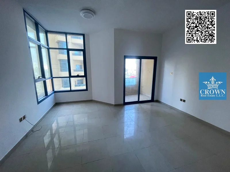 شقة واسعة مكونة من 3 غرف وصالة للإيجار مع غرفة خادمة في برج الكهور، عجمان.63811299335809111