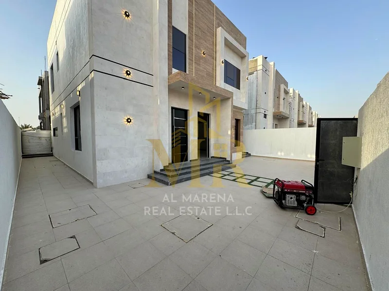 فيلا بسعر يشمل رسوم التسجيل ورسوم الملكية في الشارع الرئيسي، جاهزة للسكن في أكثر مناطق العجمان رقيًا، ملكية حرة لـ63911300489730112