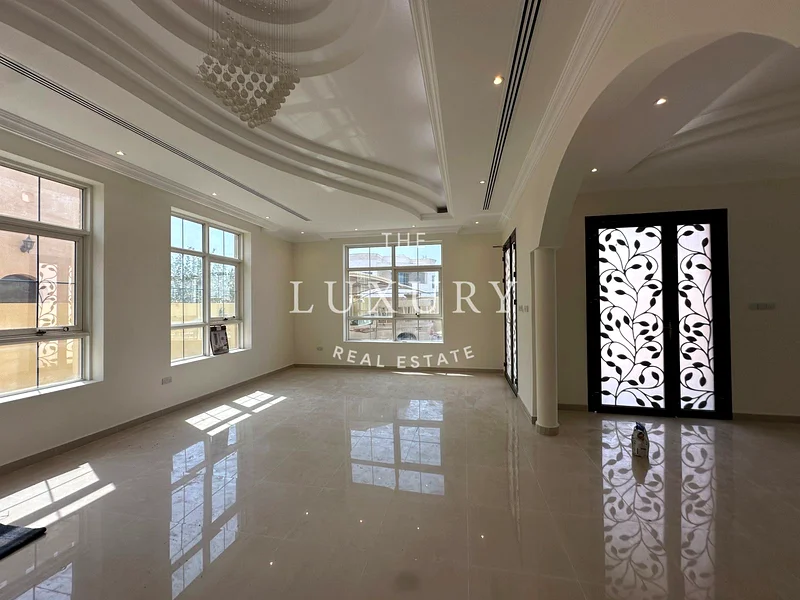 فيلا مستقلة | مسبح خاص | موقع متميز63743312135426111