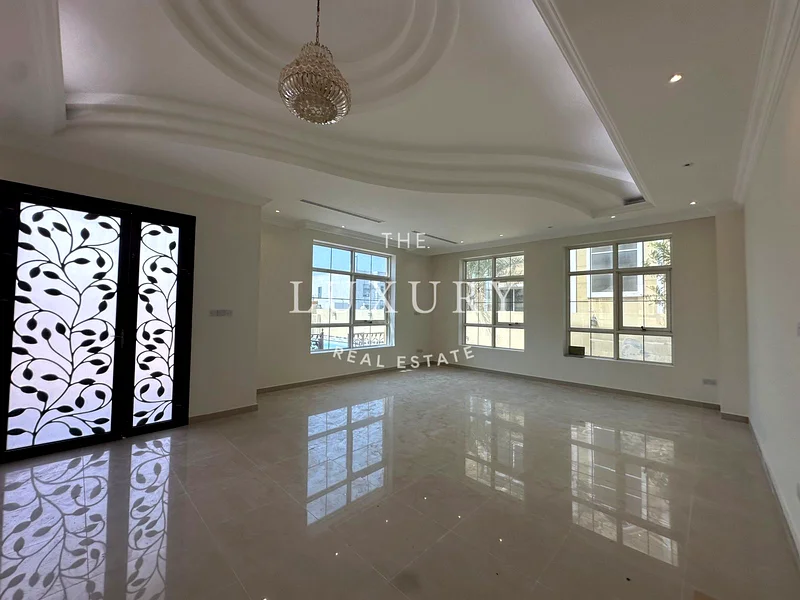 فيلا مستقلة | مسبح خاص | موقع متميز63743312135426113