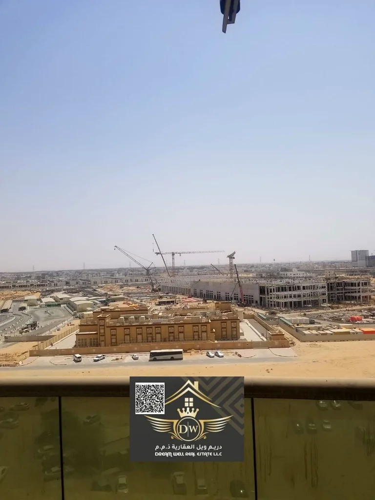شقة مكونة من غرفتين نوم مع موقف سيارات متاح للإيجار في مدينة الإمارات عجمان63715947609475114