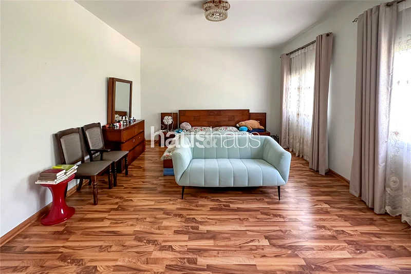 Huge Plot | Upgraded | Great Location63726205924738113