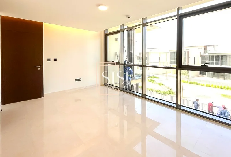 جديد بالكامل | فيلا فاخرة | تطل على الحديقة63754432381186114