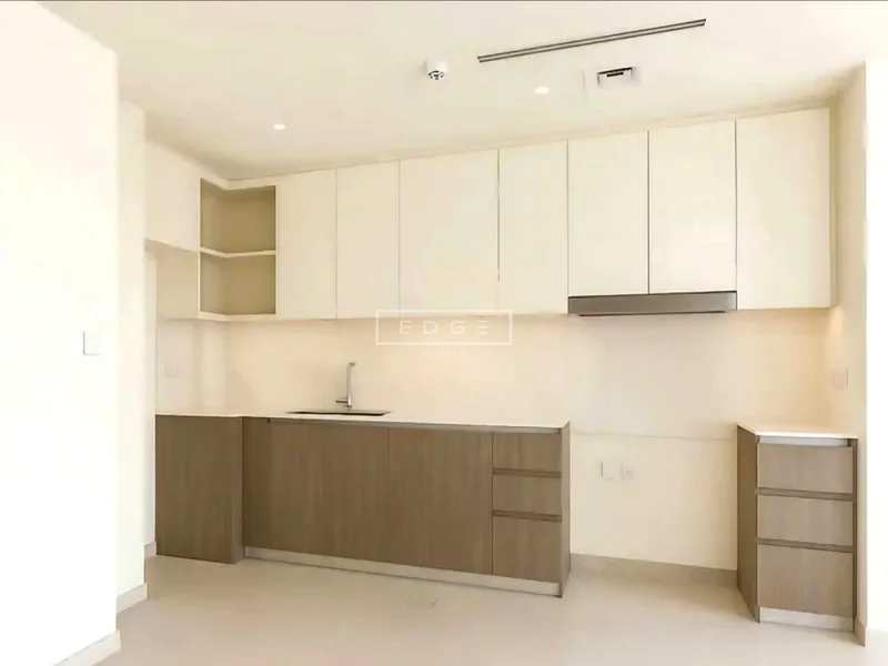 مشرق | تخطيط واسع | جديد بالكامل63732482094721112