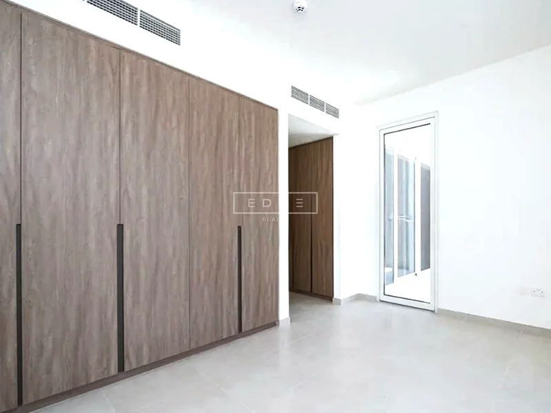 مشرق | تخطيط واسع | جديد بالكامل63732482094721113