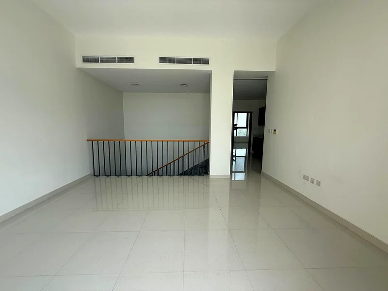 فيلا من 3 غرف نوم متاحة \نمط حياة فاخر\مع جميع وسائل الراحة63699653489409111