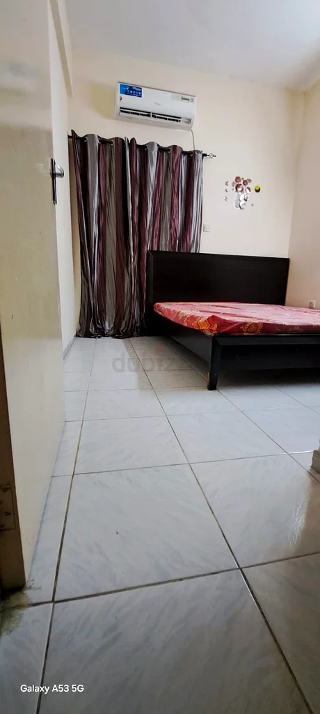 غرفة نوم رئيسية مفروشة بالكامل متاحة 260063798123973889112