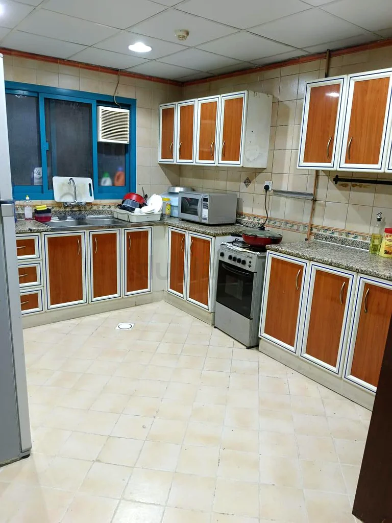 تُؤجَر غرفة نوم رئيسية مزودة بحمام داخلي63796471834241114