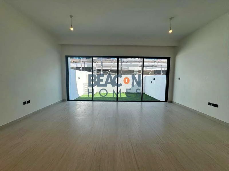 Brand New | Single Row | Near Center Hub63962427891585111
