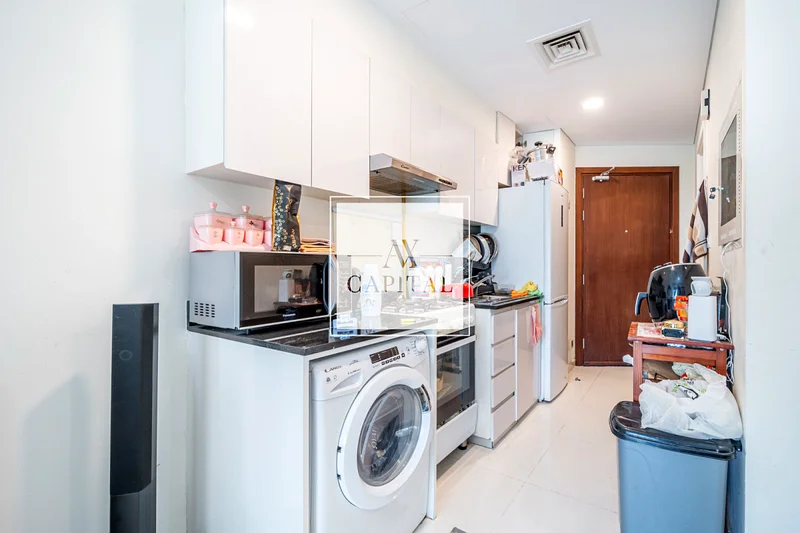Modern and large studio | Community view64005440136450114