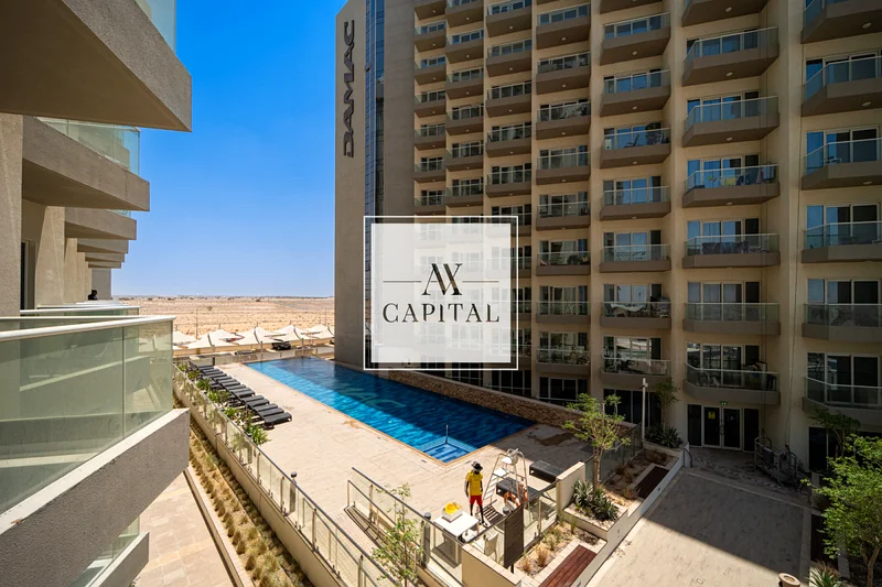 Modern and large studio | Community view64005440136450110