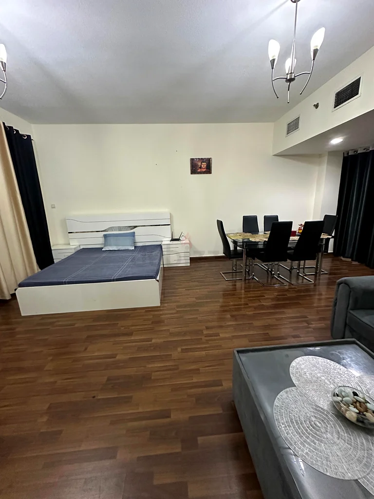 LUXURY MASTER BEDROOM FOR FAMILY NEAT  CLEAN JUST OPP. METRO63796367249921114