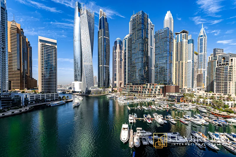 شقة مُحسّنة رائعة من ثلاث غرف نوم | إطلالة كاملة على المارينا63773720132611110
