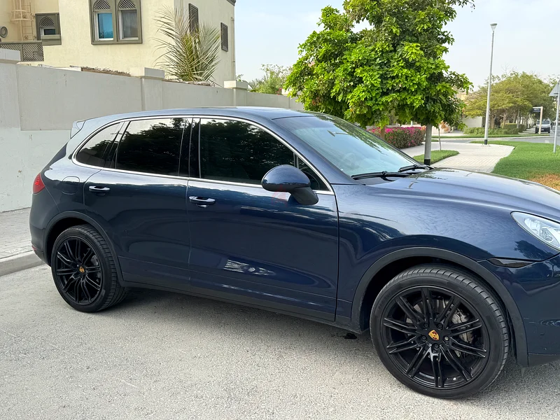 Porsche Cayenne S | V8 | Rare Platinum Grey Leather | Low Mileage63699038573953112