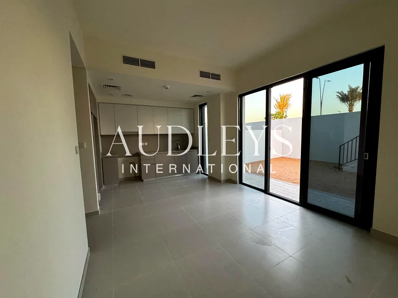 Single row  | Unfurnished | Community view63805356164737111