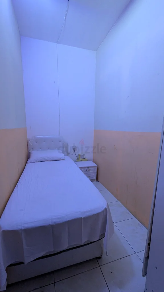 Partition for Rent in Al Majaz 1 – No Commission, No Deposit – Direct from Owner63796472040961111