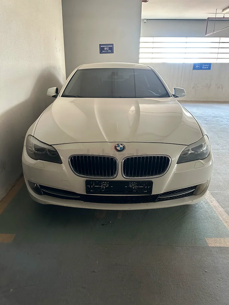 For sale BMW 535i 2013 model, Gulf specifications, condition excellent, no accidents previously63699048160001110