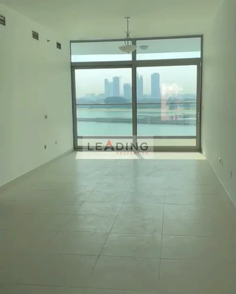 شاغرة | إطلالة بحرية كاملة | غير مفروشة63752759027970112
