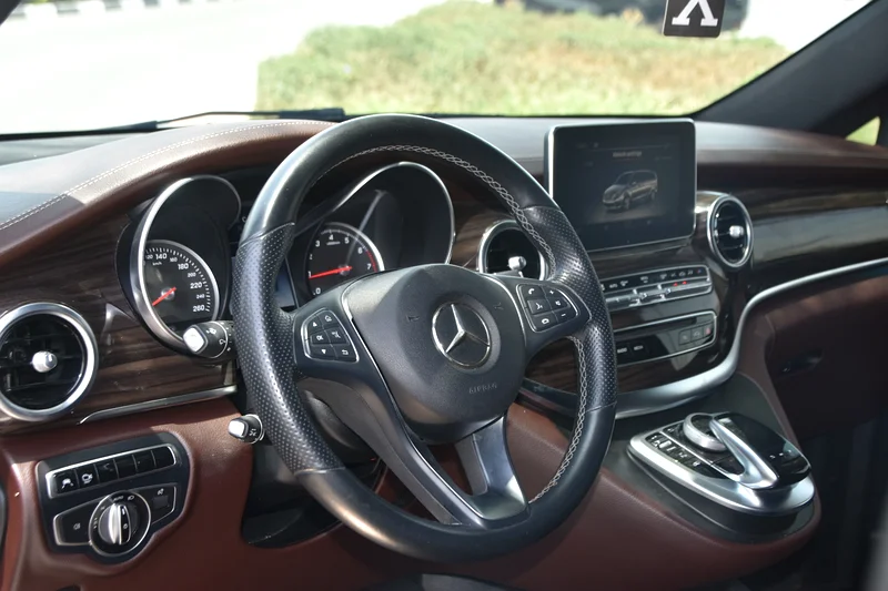2017 ll Mercedes V250 ll GCC ll 68,000 Km ll Full Option ll63699042900865114