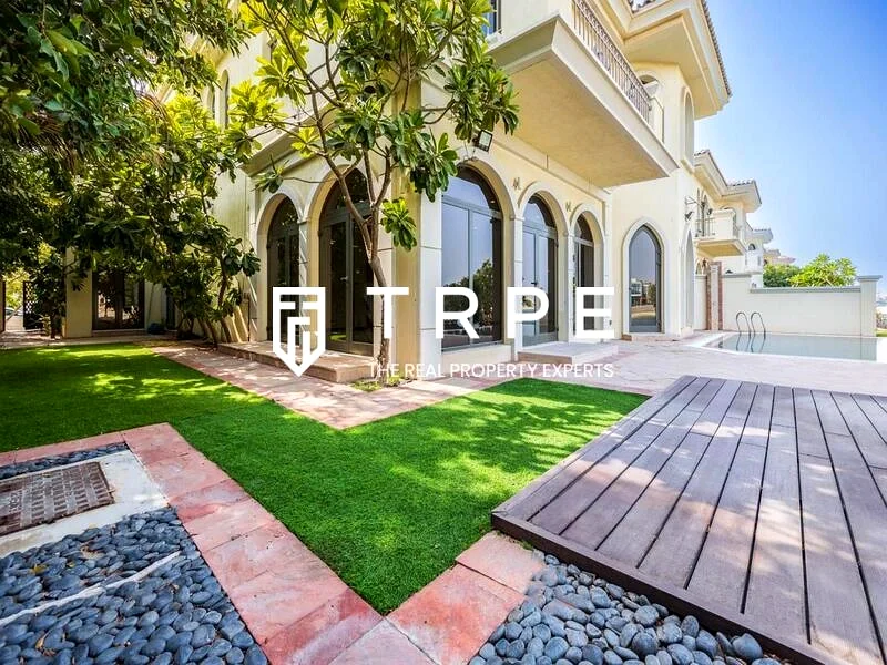 منظر سكاي لاين مارينا | منزل حديقة على طراز الأتريوم63753253461891112