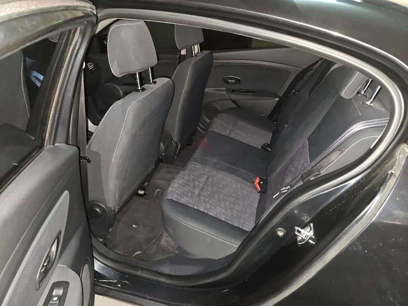 RENAULT FLUENCE 2014.63699027563907113