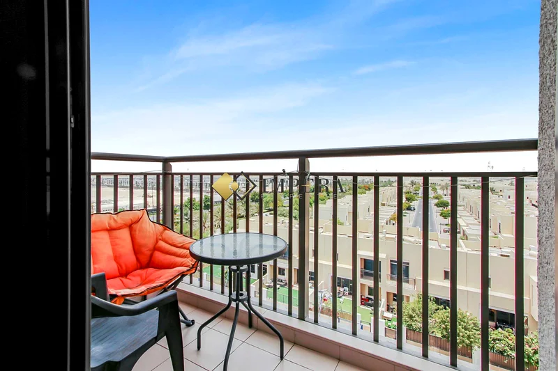 EXCLUSIVE | 2 PARKING SPACES | VACANT63951692375810113