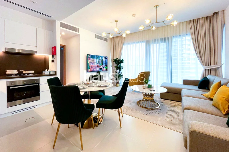 Luxurious Furnishings | Large Layout | 1st October63773827871491110