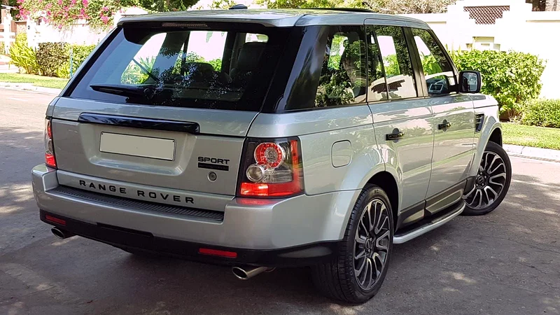 ELITE SLIVER RANGE ROVER SPORT SUPERCHARGE .. FULLY LOADED..
GCC .. LOW MILES .. FREE ACCIDENT63699060571393112