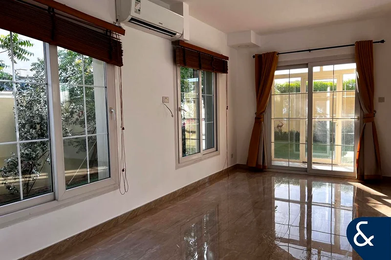 Fully Upgraded | 2 Bedrooms | Near Souk63728818622595113
