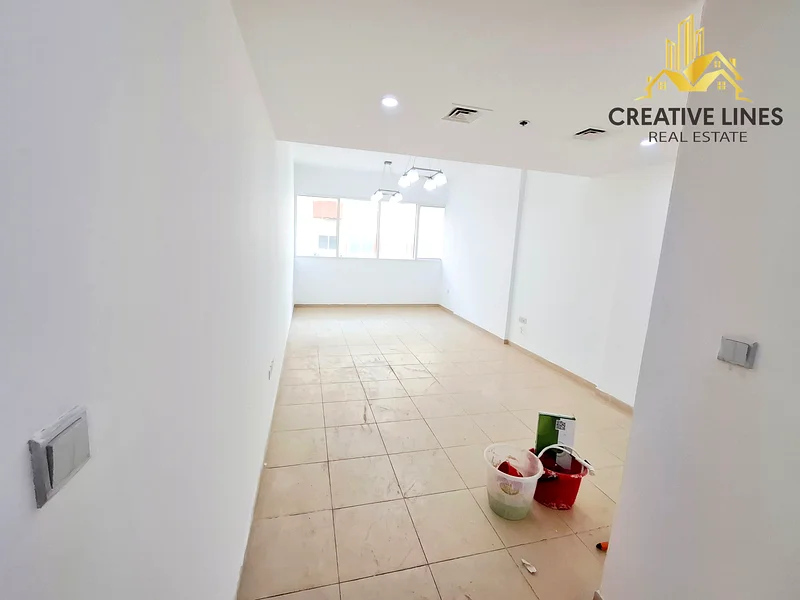 شقة واسعة جدًا وبمساحة أكبر من نوع غرفة نوم واحدة متاحة للعائلات في موقع متميز63755415388547111