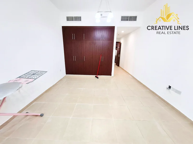 شقة واسعة جدًا وبمساحة أكبر من نوع غرفة نوم واحدة متاحة للعائلات في موقع متميز63755415388547114
