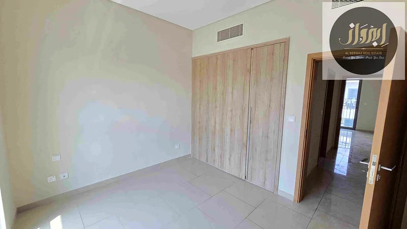 فيلا من 3 غرف نوم مع غرفة خادمة وحديقة خاصة63705117531650114