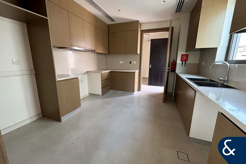 5 Beds + Maid's | Large Plot | Brand New63762512422786113
