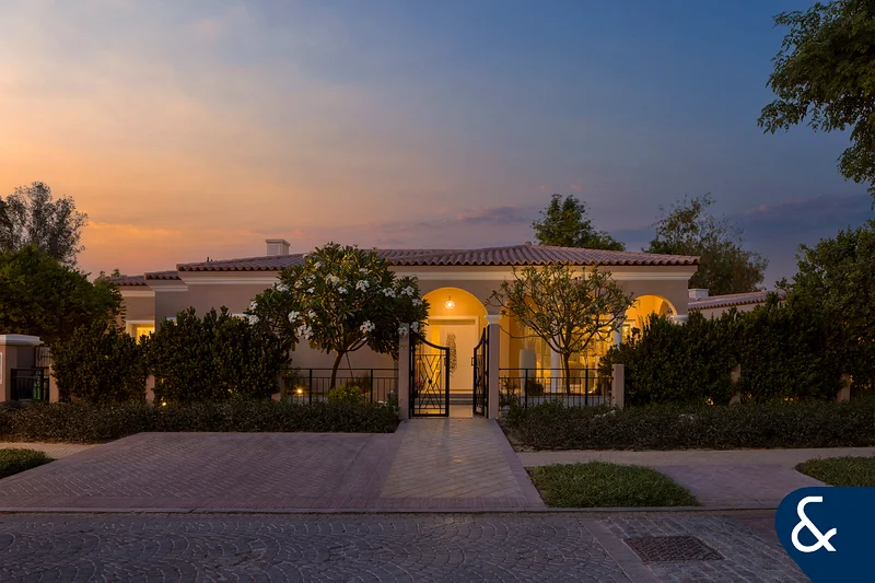 Exclusive | Corner Unit | Resort Pool63915362809091114