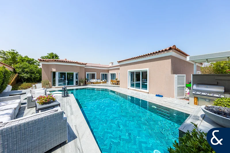 Exclusive | Corner Unit | Resort Pool63915362809091112