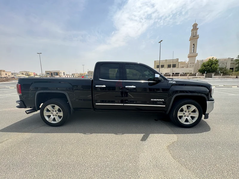 Very Clean Full Option Well Maintained GMC Sierra Z71 1500SLT GCC63699028230018112