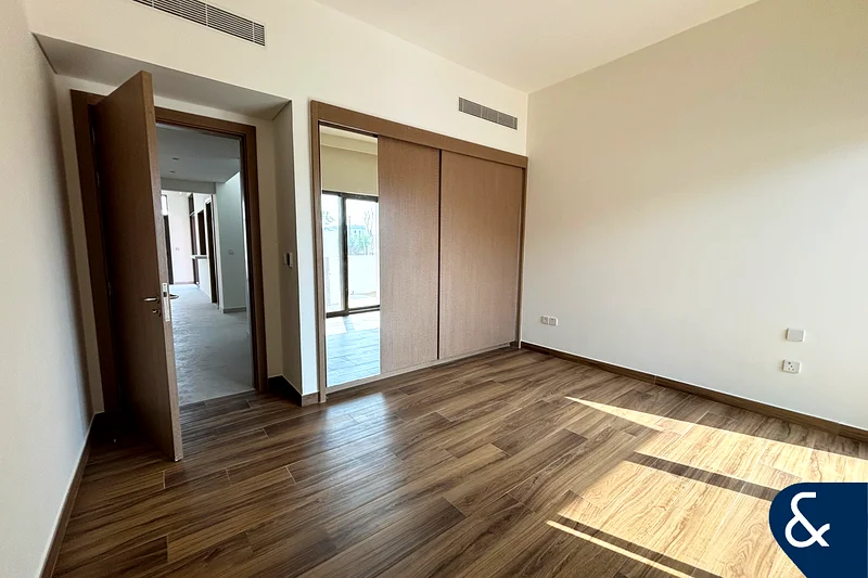 داخليات مشرقة | 4 غرف نوم | معيشة مفتوحة التصميم63762512430851113