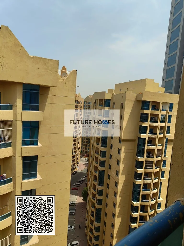 عرض حصري! شقة ممتازة الصيانة ومطلة على البحر بثلاث غرف نوم!63870880898307112