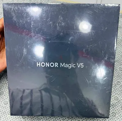 Honor Magic V5 16GB 512GB version Arabic