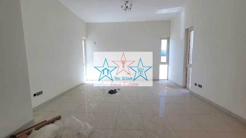 فيلا واسعة من 4 غرف نوم مع خادمة وحديقة كبيرة63724415513986113