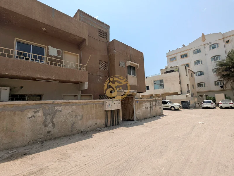 مبنى سكني للزاوية للبيع | دخل مضمون63867044587777111