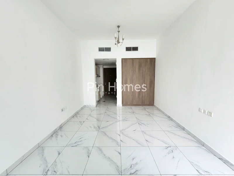 Modern Layout | Pool View | Chiller Free63778351136386114