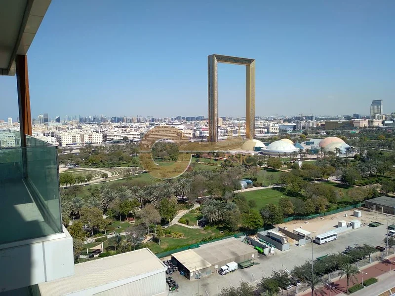 إطلالة على دبي فريم | طابق عالي | بجانب المترو63768940265857110